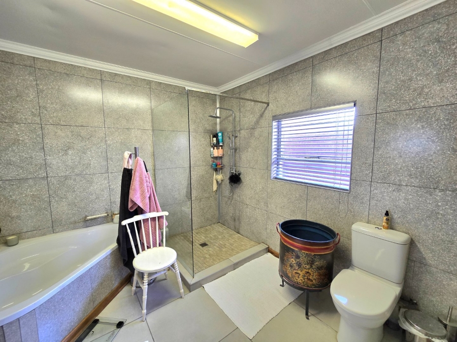 4 Bedroom Property for Sale in La Provance Free State